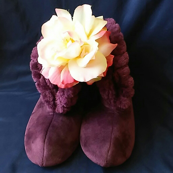 Dearfoams Shoes - Bootie Slippers Burgundy Size Small 5-6